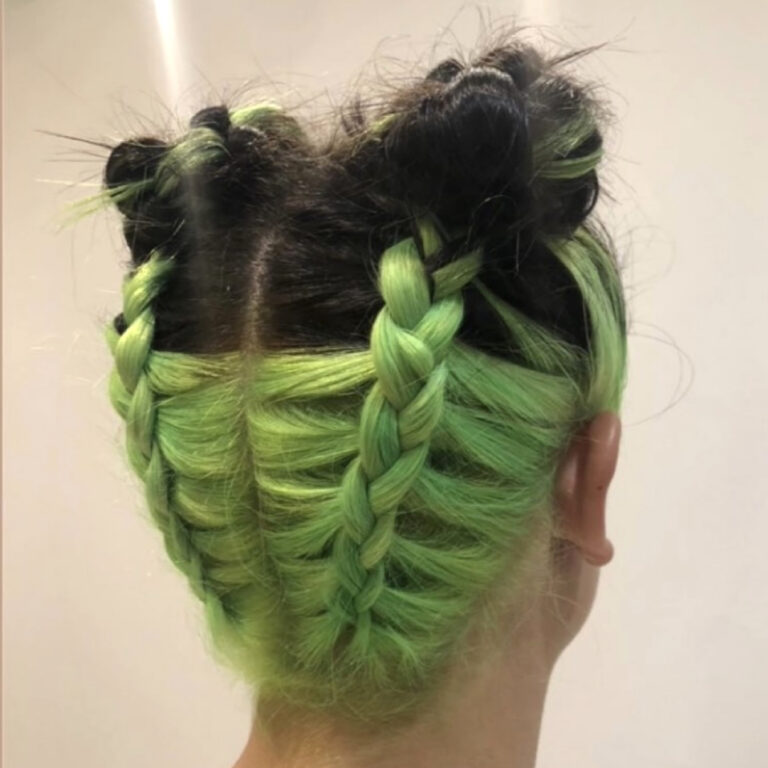 Salone Elisabetta, parrucchiera a Eraclea: primo piano vista da dietro dei capelli di una ragazza appena uscita dal Salone Elisabetta