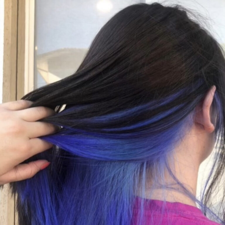 Salone Elisabetta, parrucchiera a Eraclea: primo piano vista da dietro dei capelli di una ragazza appena uscita dal Salone Elisabetta